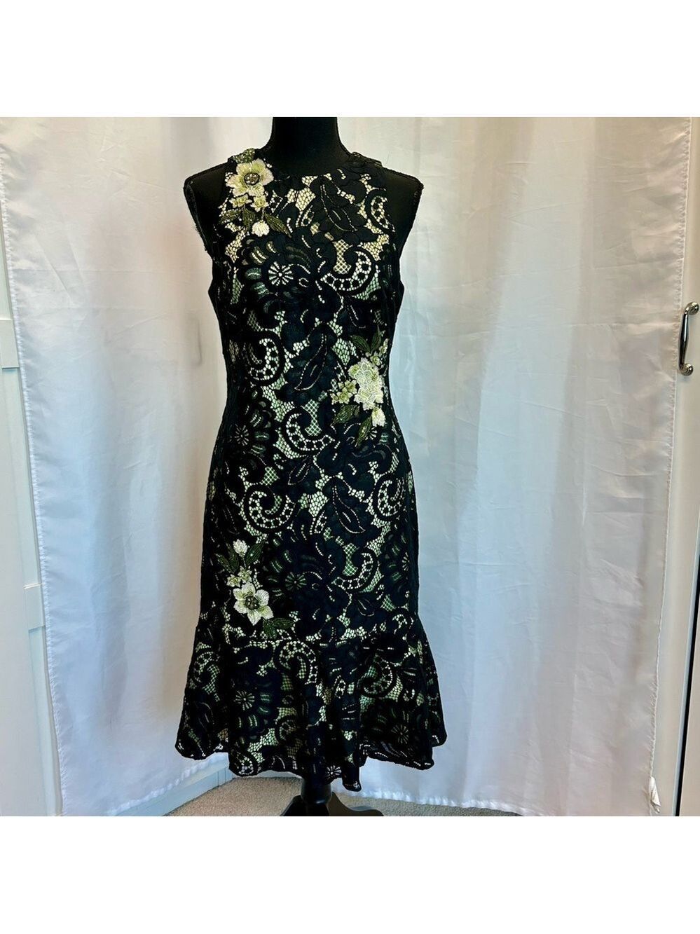 Theia black lace green sequin beaded floral appliqué sleeveless ruffle dress 6